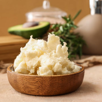 Sheabutter mit Bienenwachs und Trägeröl kombiniert